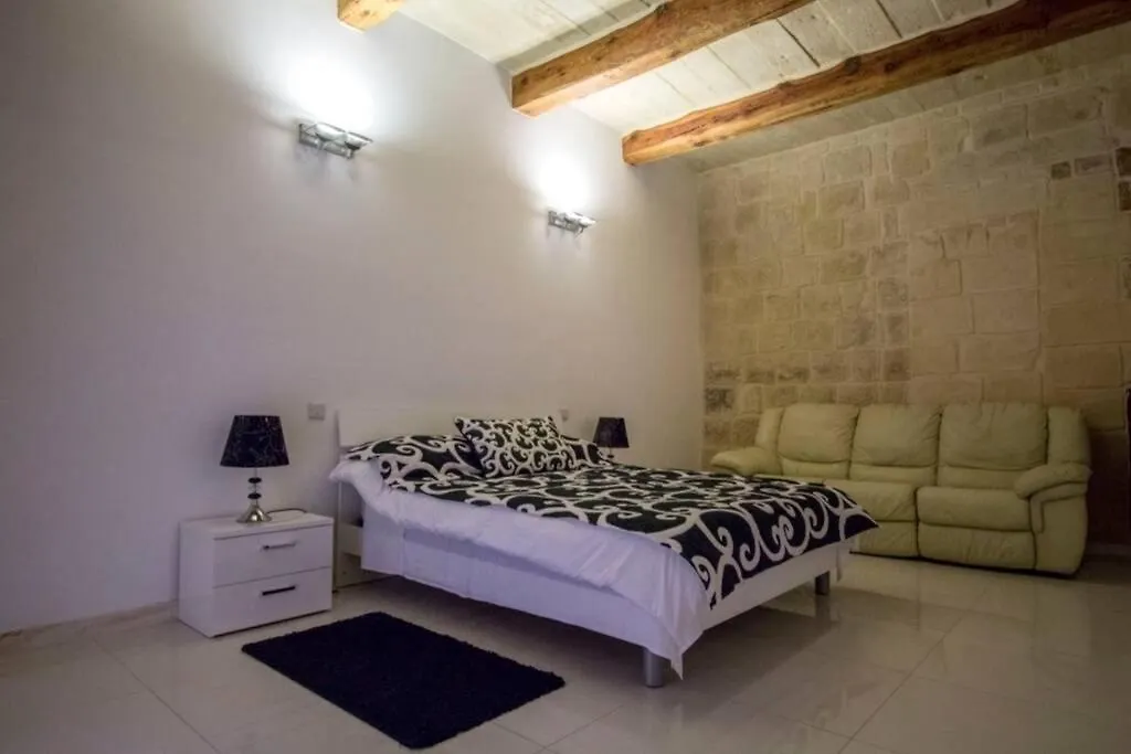 Valletta-Central Duplex Maisonette